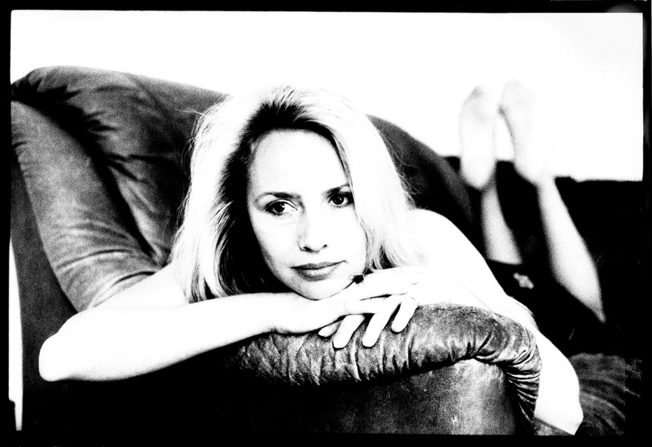 On the Couch - ID 000104