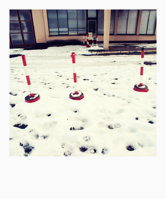 Three in Front - ID 000820