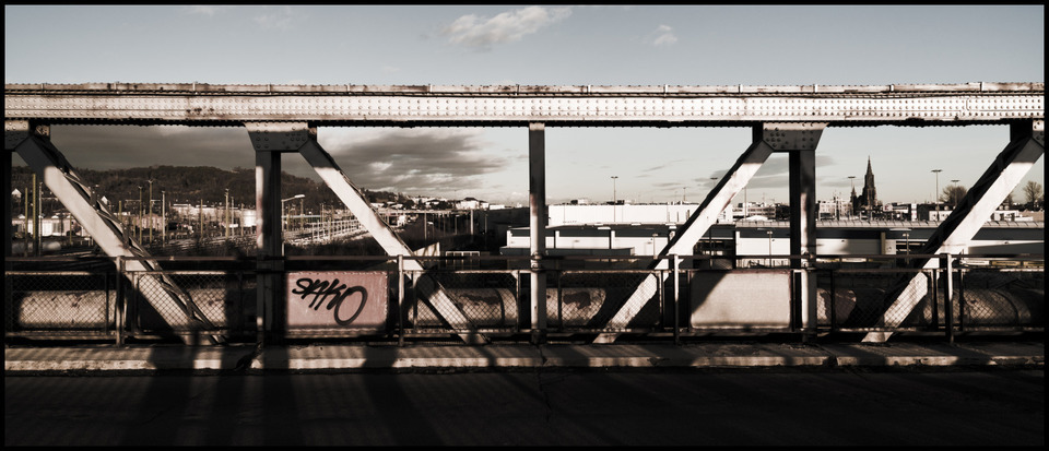 On the Bridge - ID 000873