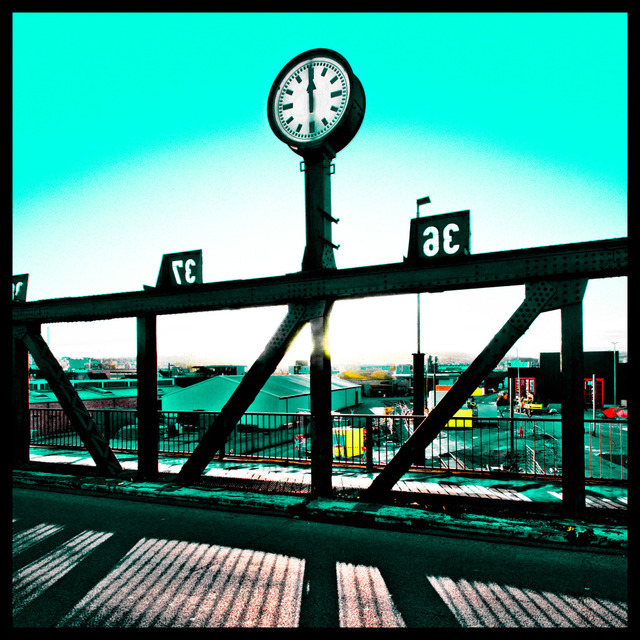 High Noon on Bridge - ID 000877