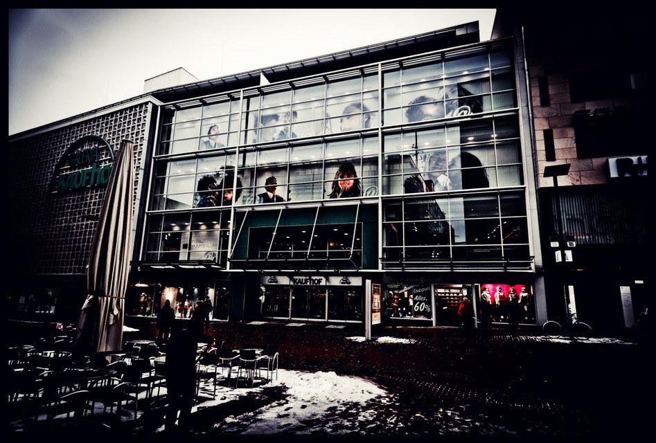 People Behind - ID 001073