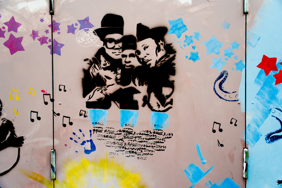 Three Man - ID 001280