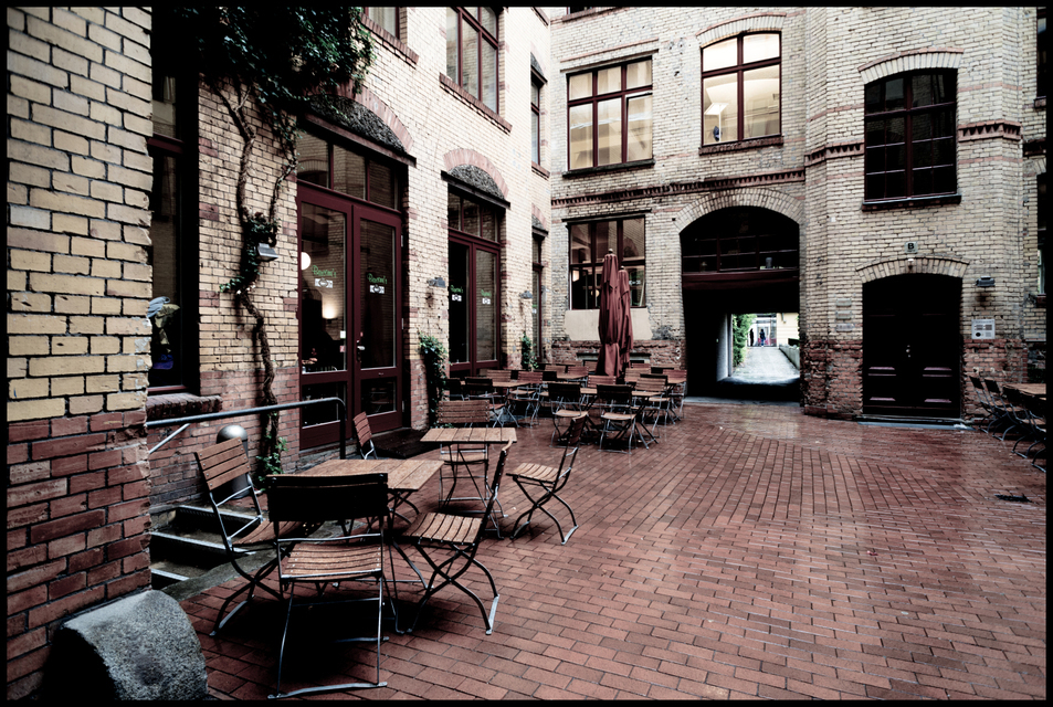 Backyard - ID 001691