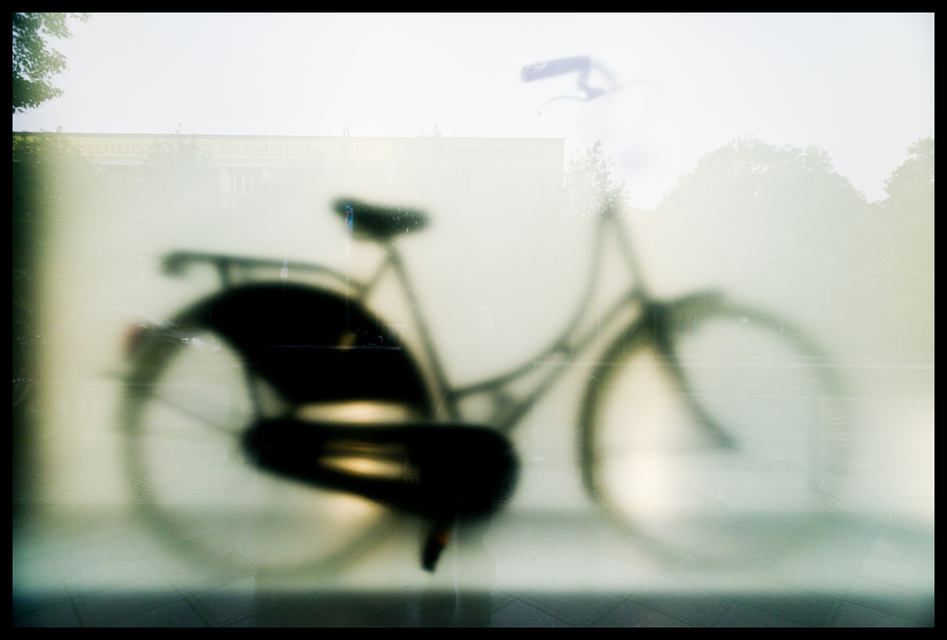 Bike in Shopwindow - ID 001692