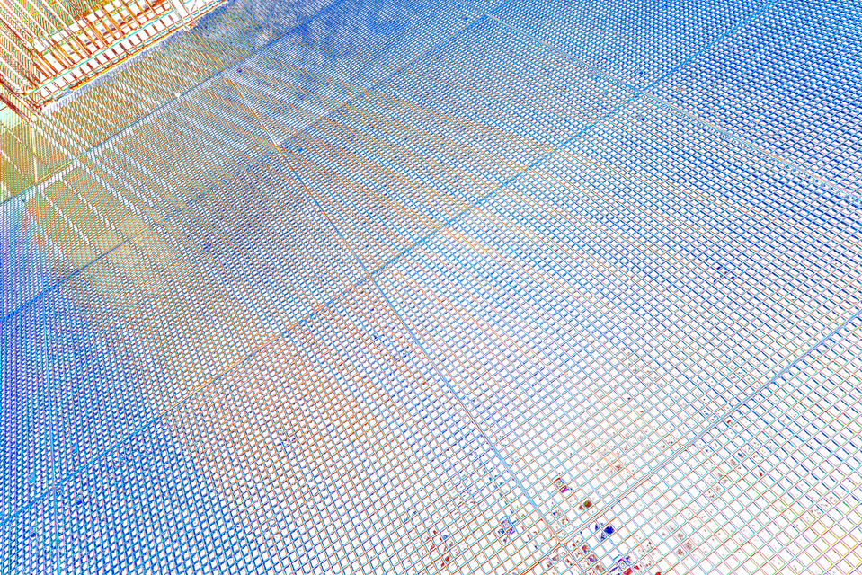 Grate in Sun - ID 002404