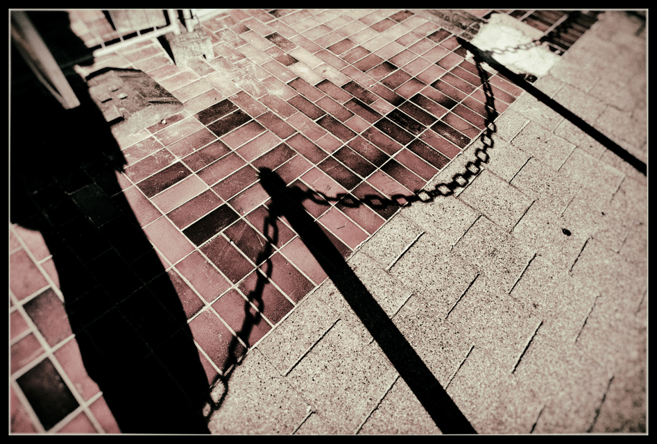 Chain Shadow I - ID 002416