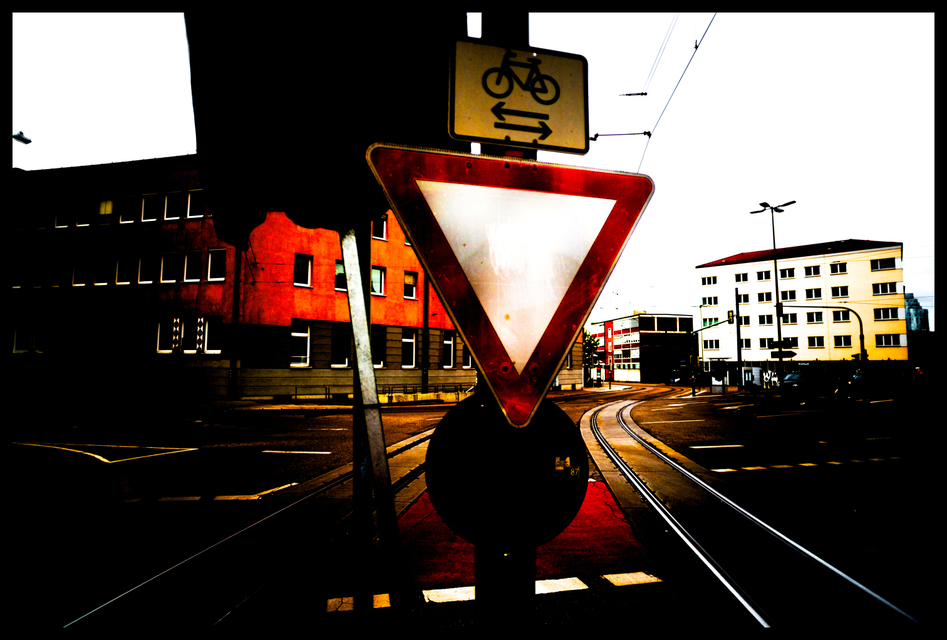 Looking Straight - ID 002432