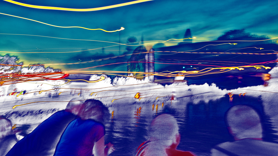 East West in One - ID 002472