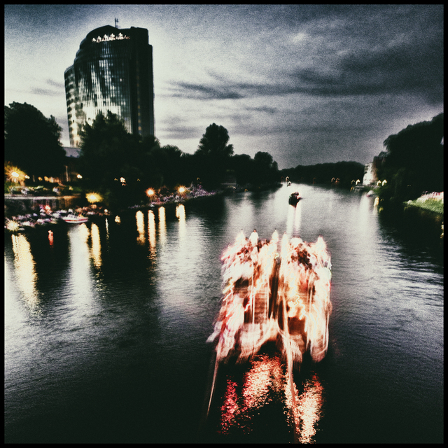 Ships on Danube III - ID 002476