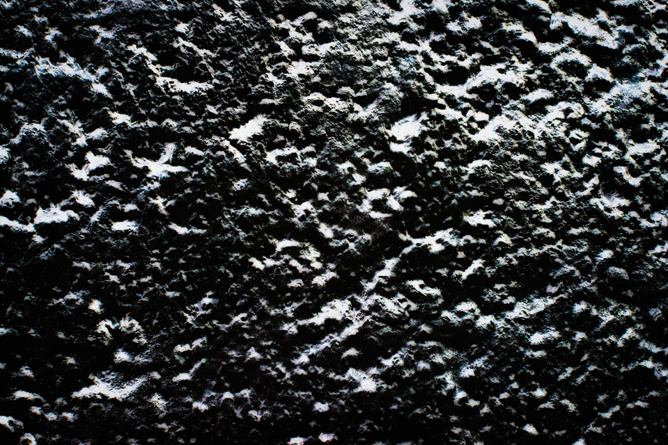 Light on Black - ID 002526