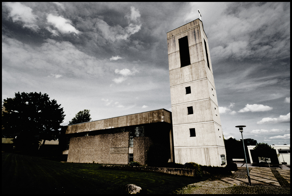 Church Waiting - ID 002591