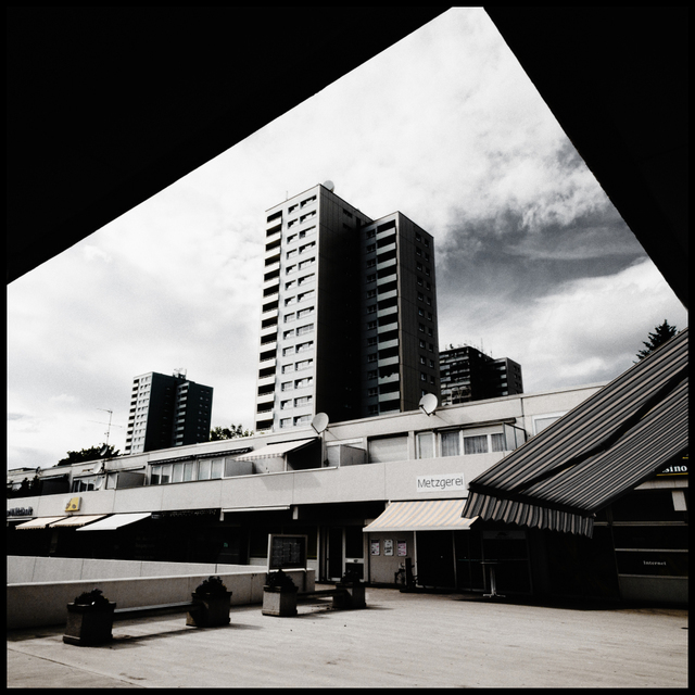 Between Borders - ID 002599