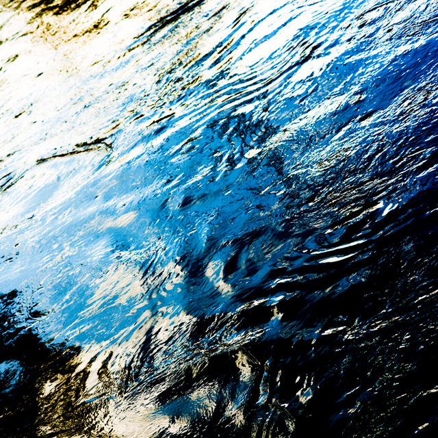 Light in Water II - ID 002882