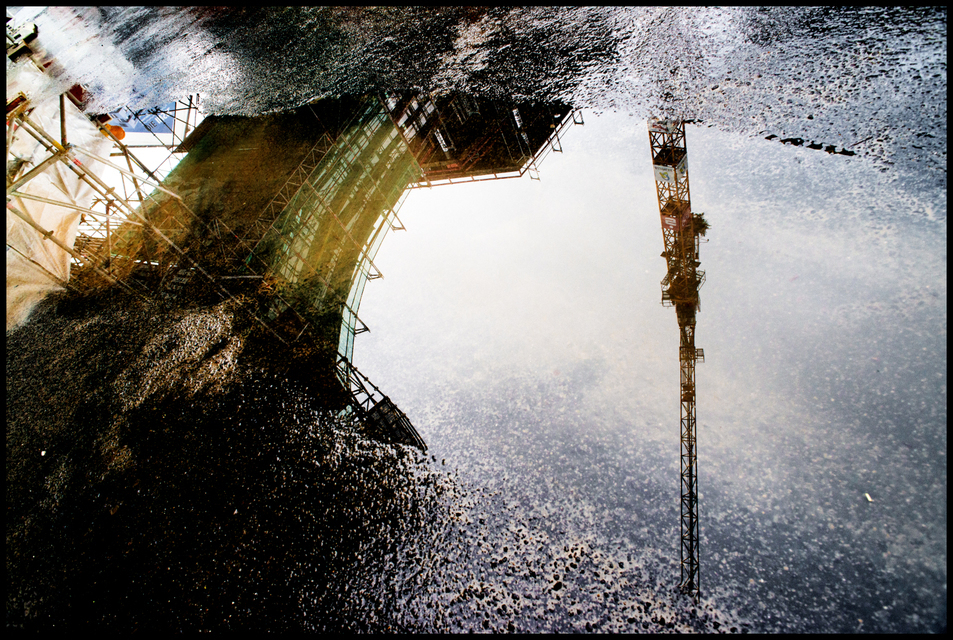 Mirrored Construction II - ID 003101