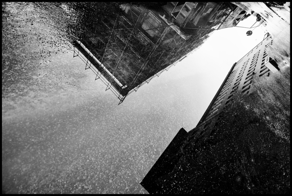 Mirrored Construction III - ID 003102