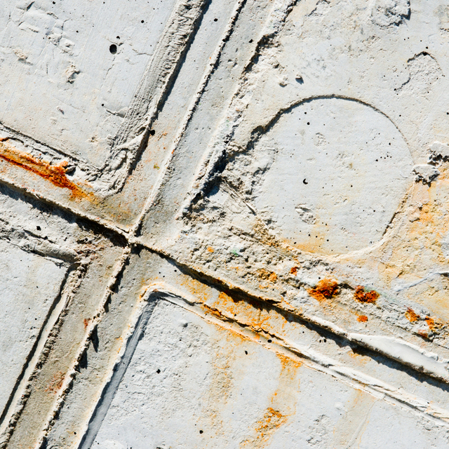 Concrete Cross II - ID 003430