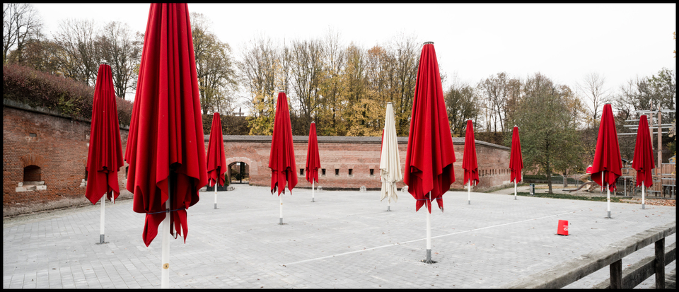 Queen and Troops - ID 003892