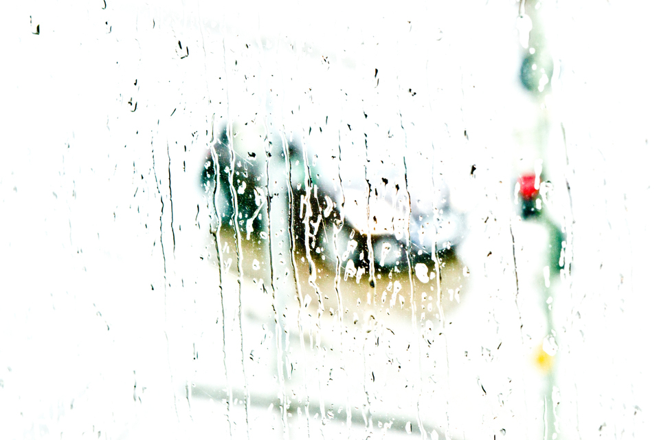 Window in Rain I - ID 004118