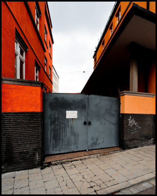 Entrance - ID 004136