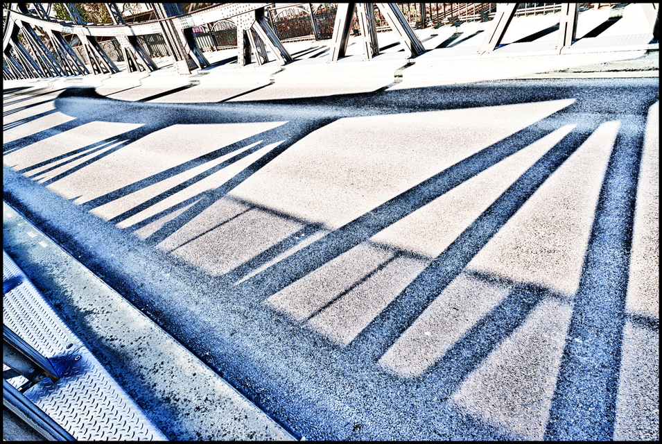 Shadow without Me - ID 004189