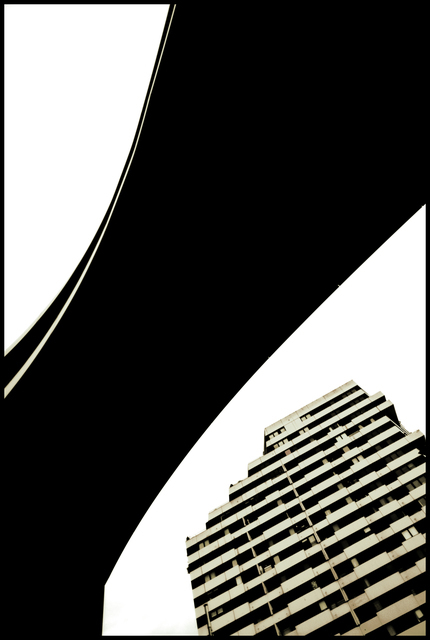 Divided Sky - ID 004459