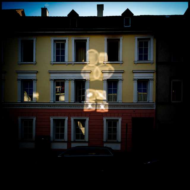 Two Aliens - ID 004647