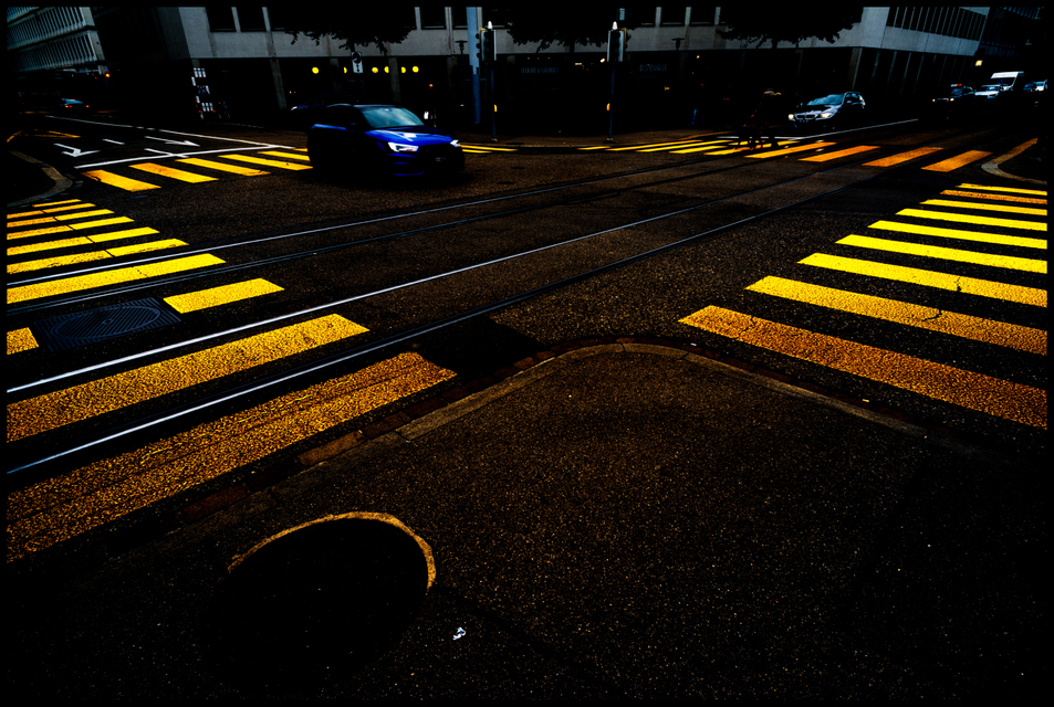 Blue Car - ID 004694