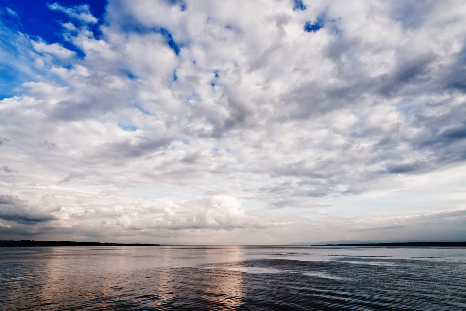Clouds over Water - ID 004822