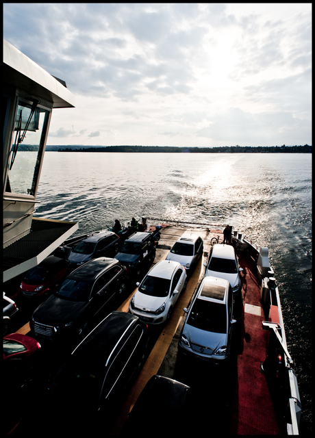 Cars over Water II - ID 004824