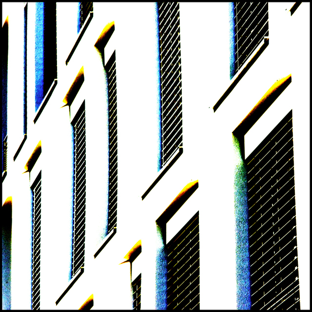 Front in Bright Light I - ID 004853