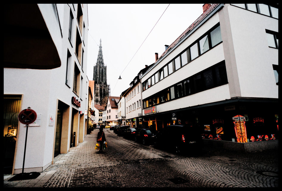 Above the Lamp - ID 004933