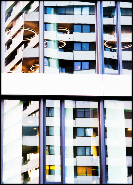 Mirrored Center - ID 004947