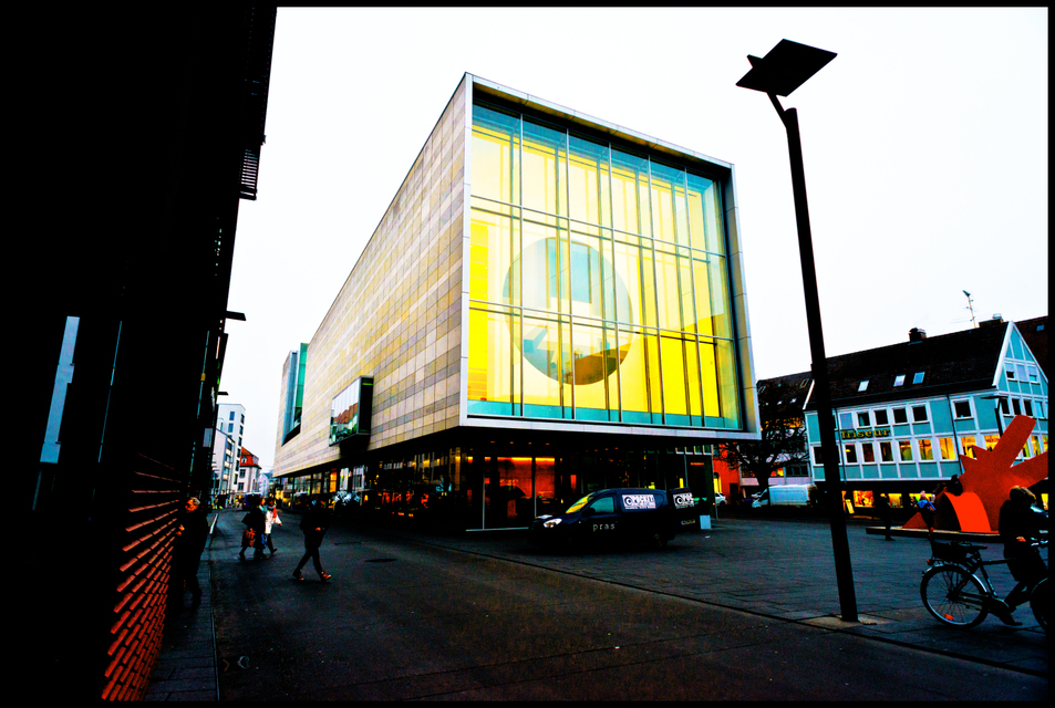 Yellow above Red - ID 004959