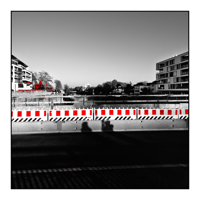 Red Barrier - ID 005026