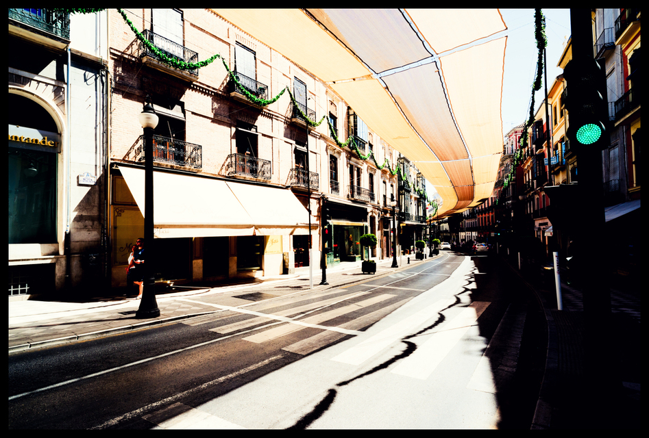 Shadow Maker in the Streets - ID 005489