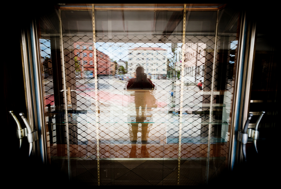 Mirroring the Photograph - ID 005511