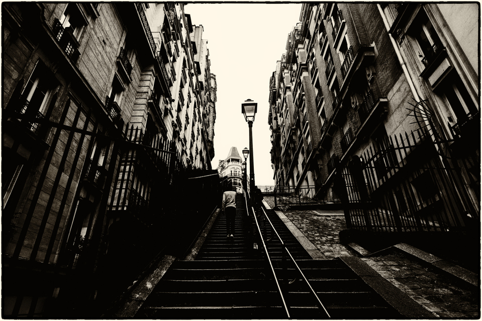 Entering Montmartre II - ID 005558