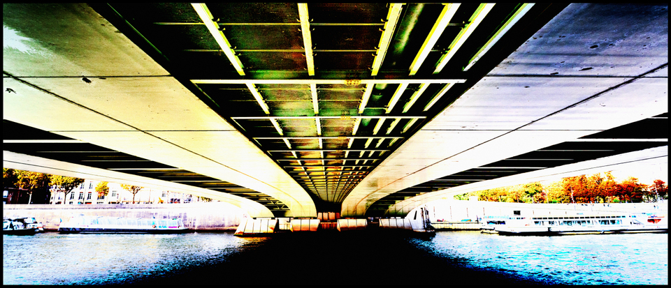 Below the Bridge - ID 005595