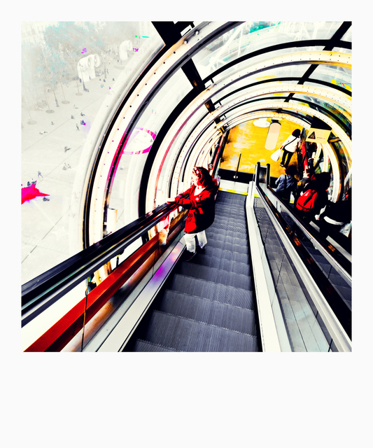 Entering Centre Pompidou II - ID 005648