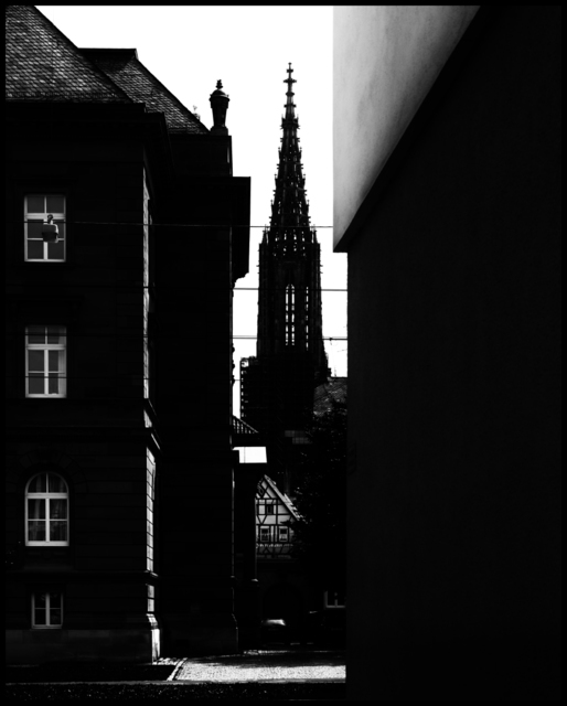 Small House and Big Church - ID 005833