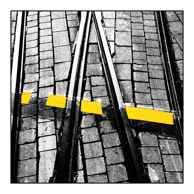 Yellow Dashed - ID 005843