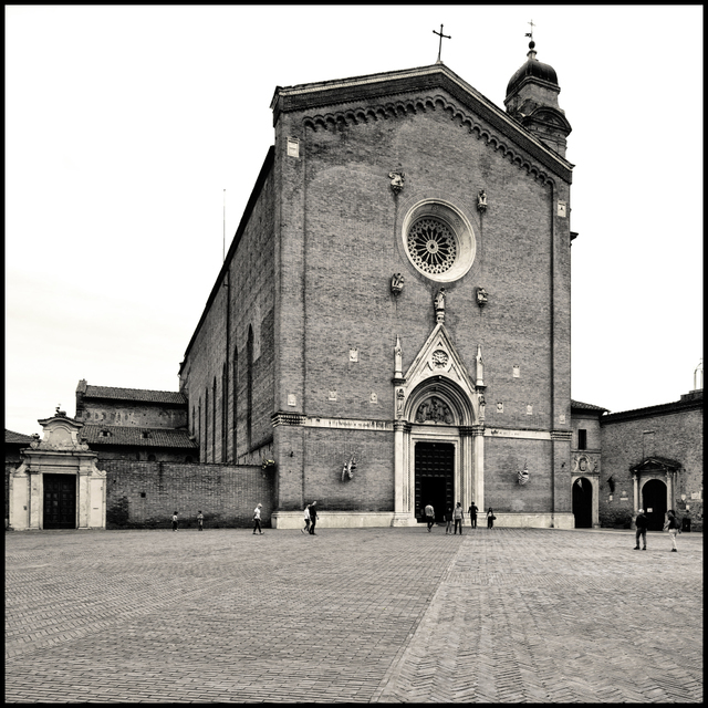 Crooked but Standing - ID 006182