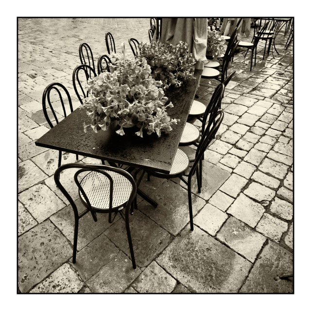 Raining in BW - ID 006225