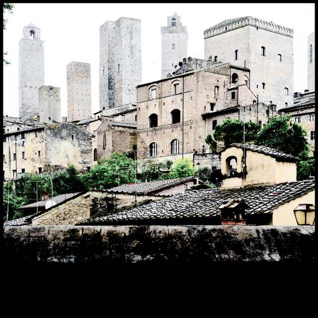 Skyline behind Wall I - ID 006257