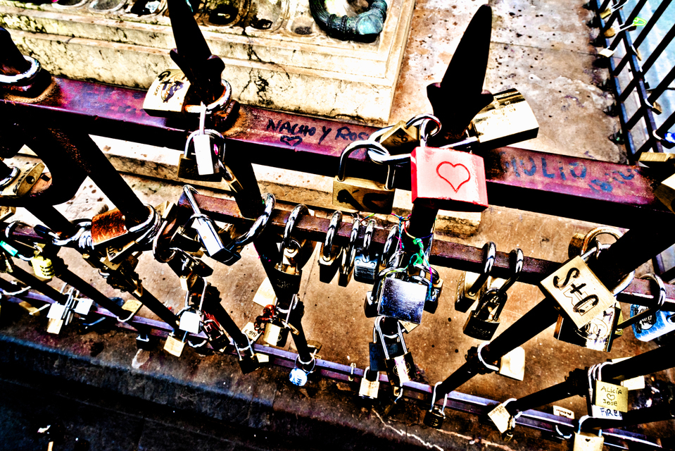 Italian Locks II - ID 006315