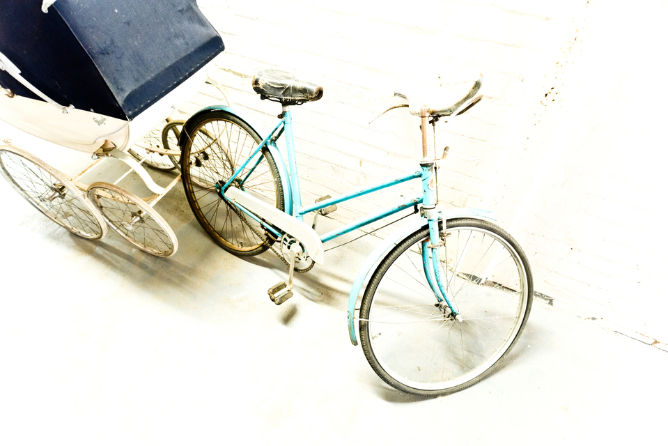 Bike pushed by Buggy - ID 006437