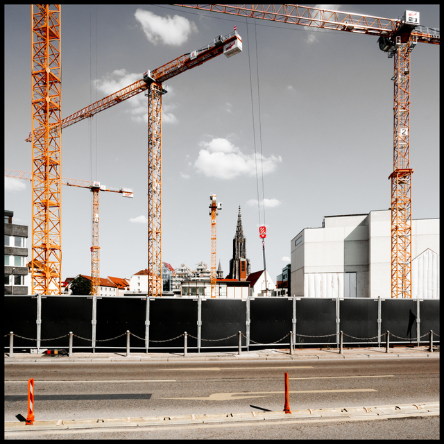 Craned Minster - ID 006684