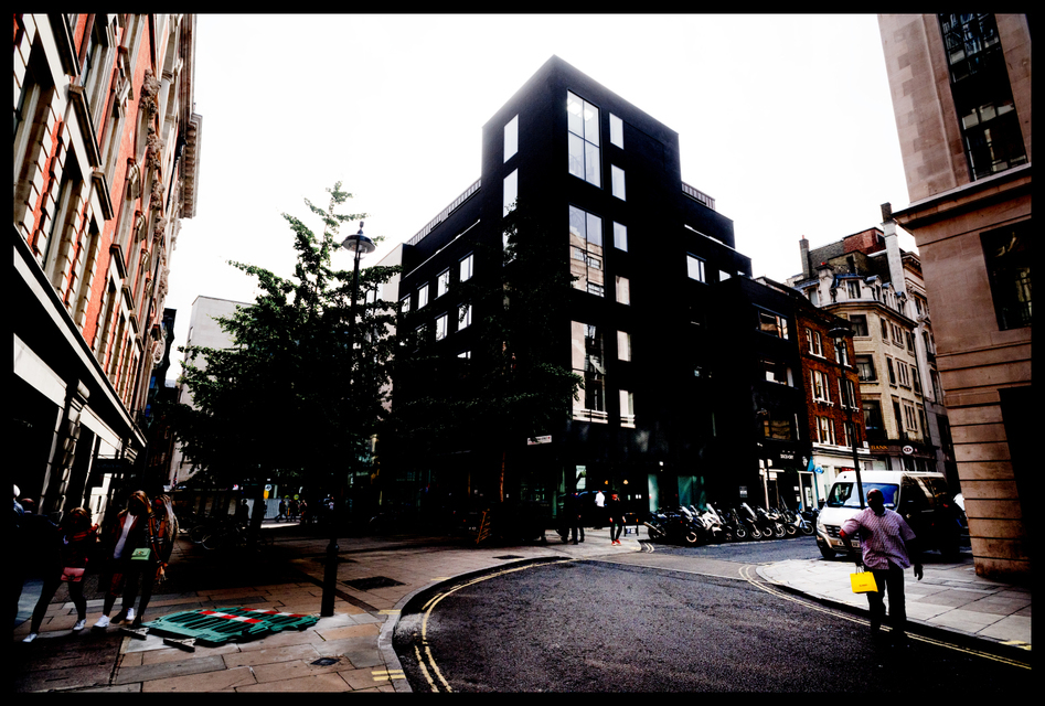 Black House - ID 006796