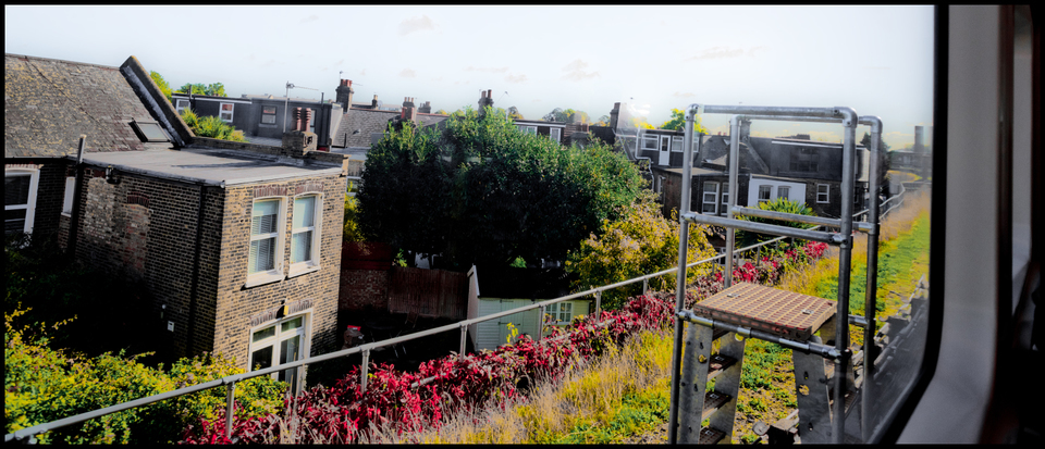 Living at the Tracks I - ID 006936