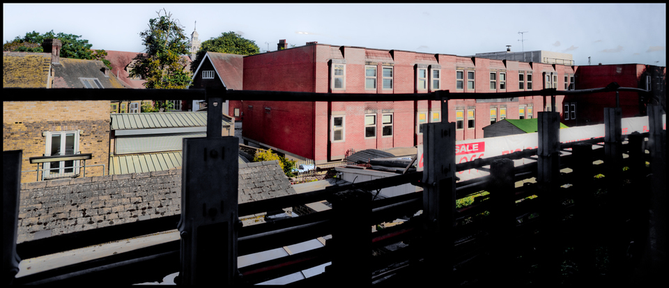 Sale at the Tracks - ID 006938